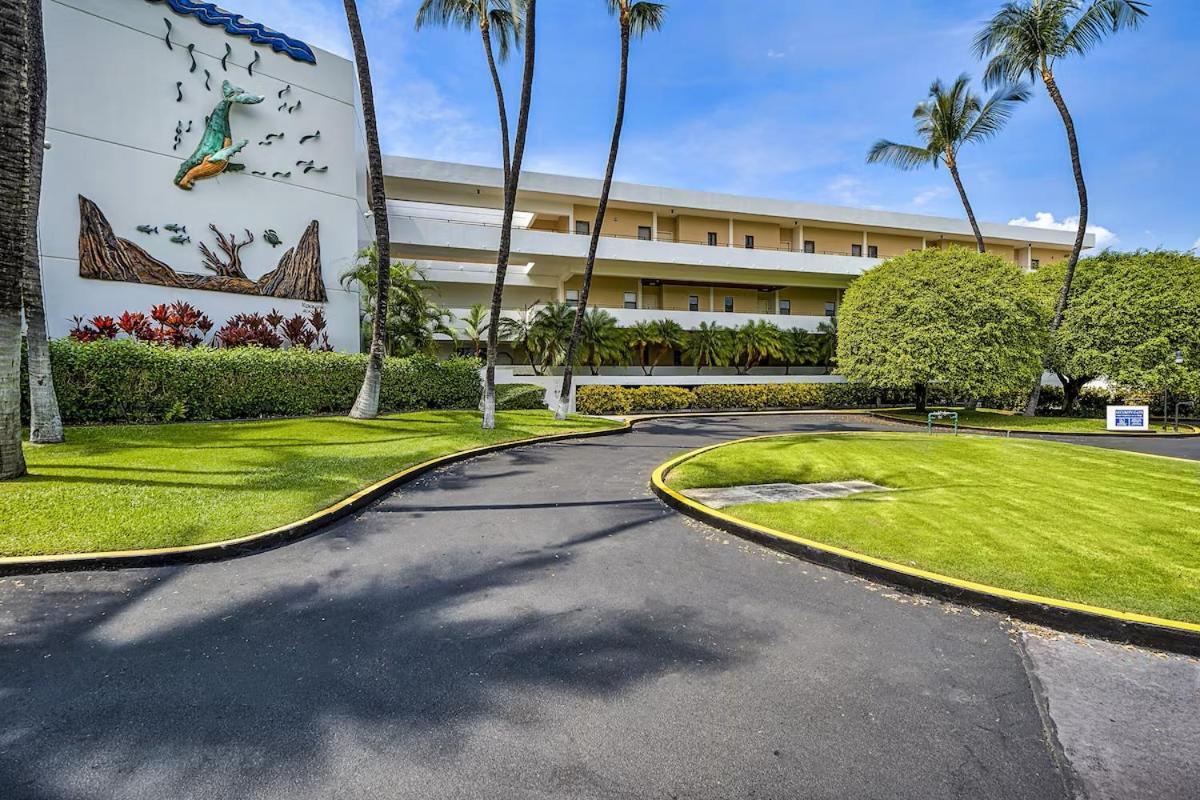 Royal Sea Cliff Aparthotel Holualoa Екстериор снимка